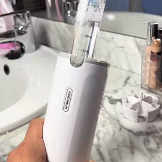 CompactGo Dispensador de viaje 4 en 1 : Todo lo que necesitas, en un solo frasco.